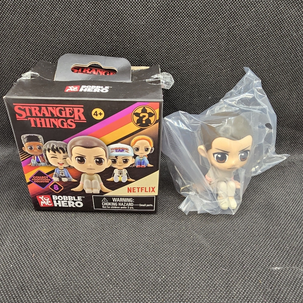Netflix YuMe Stranger Things Bobble Hero 3” Bobblehead Figure Eleven